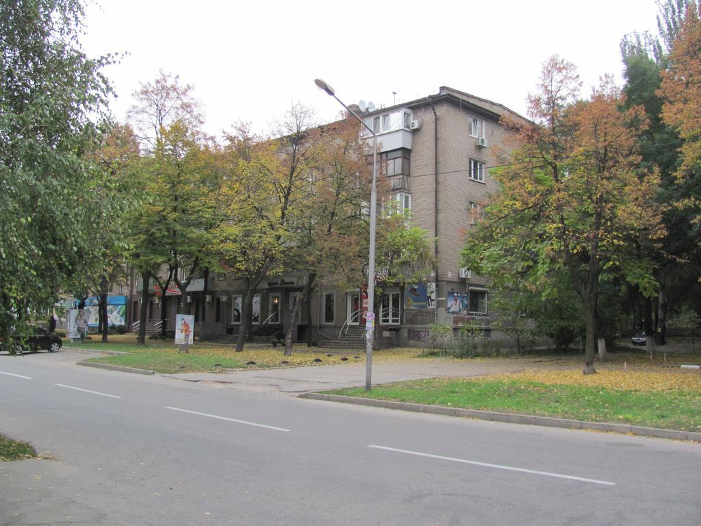 Apartment On Sobornyi Avenue 143 Near Intourist Hotel Zaporizhia Exterior photo